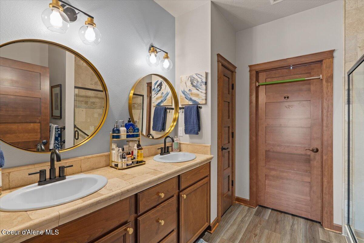 4577 Greenchain Loop, Unit 1 Coeur D'Alene, ID 83814 - Photo 30 of 53 30-Primary bathroom