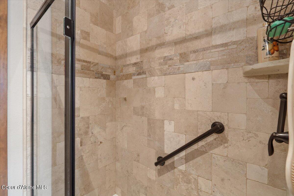 4577 Greenchain Loop, Unit 1 Coeur D'Alene, ID 83814 - Photo 32 of 53 32-Primary shower