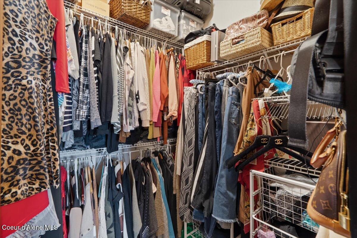 4577 Greenchain Loop, Unit 1 Coeur D'Alene, ID 83814 - Photo 33 of 53 33-Primary closet