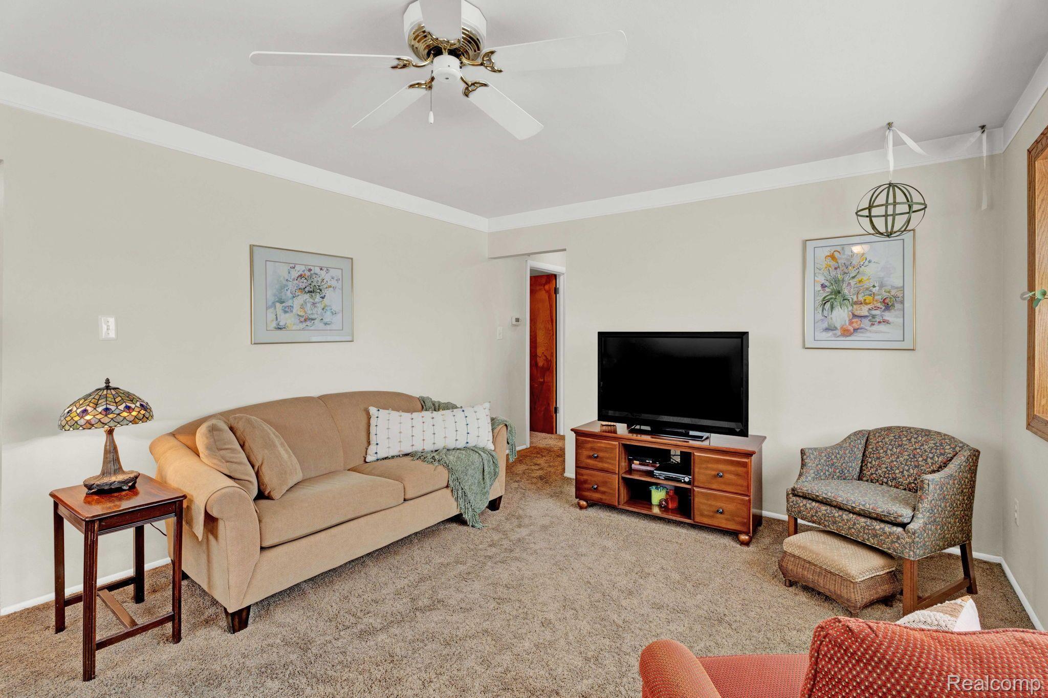 17965 Rainbow Road Fraser, MI 48026 - Photo 3 of 22 Gallery Image 3