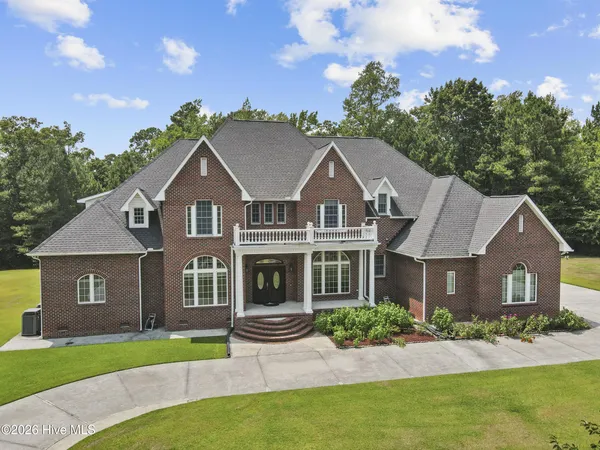 $880,000 | 102 Spencer Court, Jacksonville, NC 28546