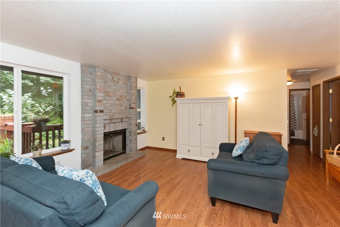 3563 Ridgetop Court Northeast Bremerton, WA 98310 - Photo 3 of 18 Gallery Image 3