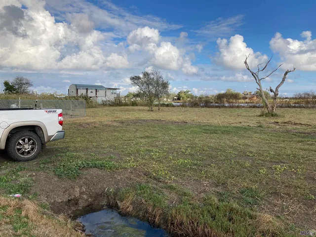 $90,000 | 8230 Shrimpers Row, Dulac, LA 70353