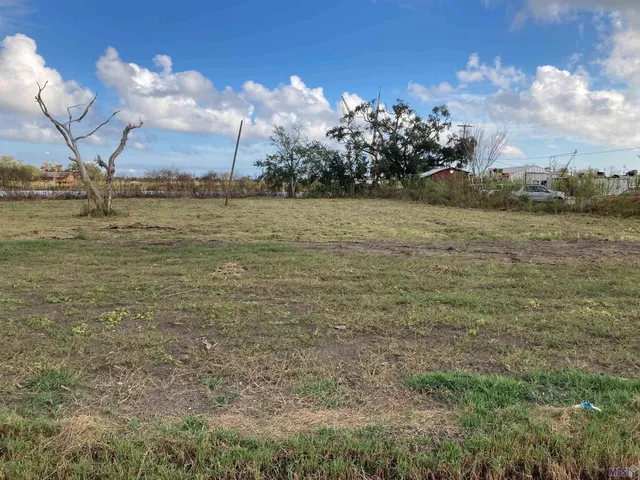 $90,000 | 8230 Shrimpers Row, Dulac, LA 70353