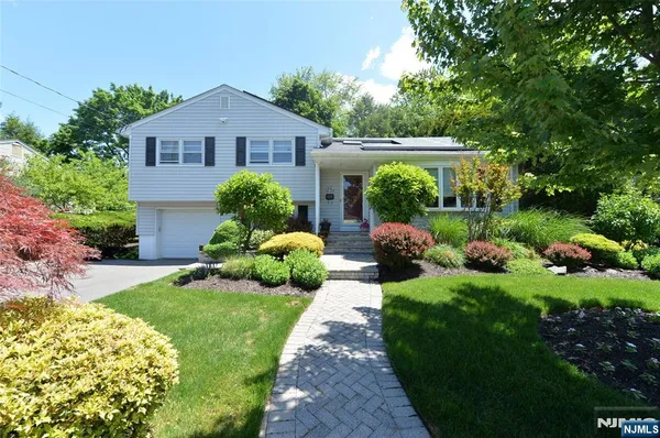 $829,000 | 14-29 Lucena Drive, Fair Lawn, NJ 07410