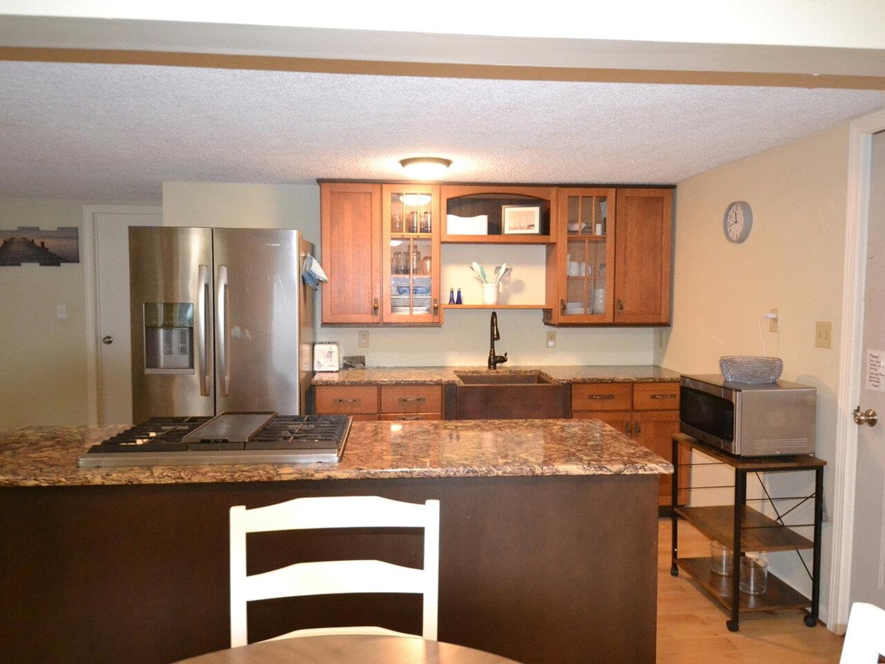 588 Mills Point Road Colchester, VT 05446 - Photo 3 of 32 Gallery Image 3