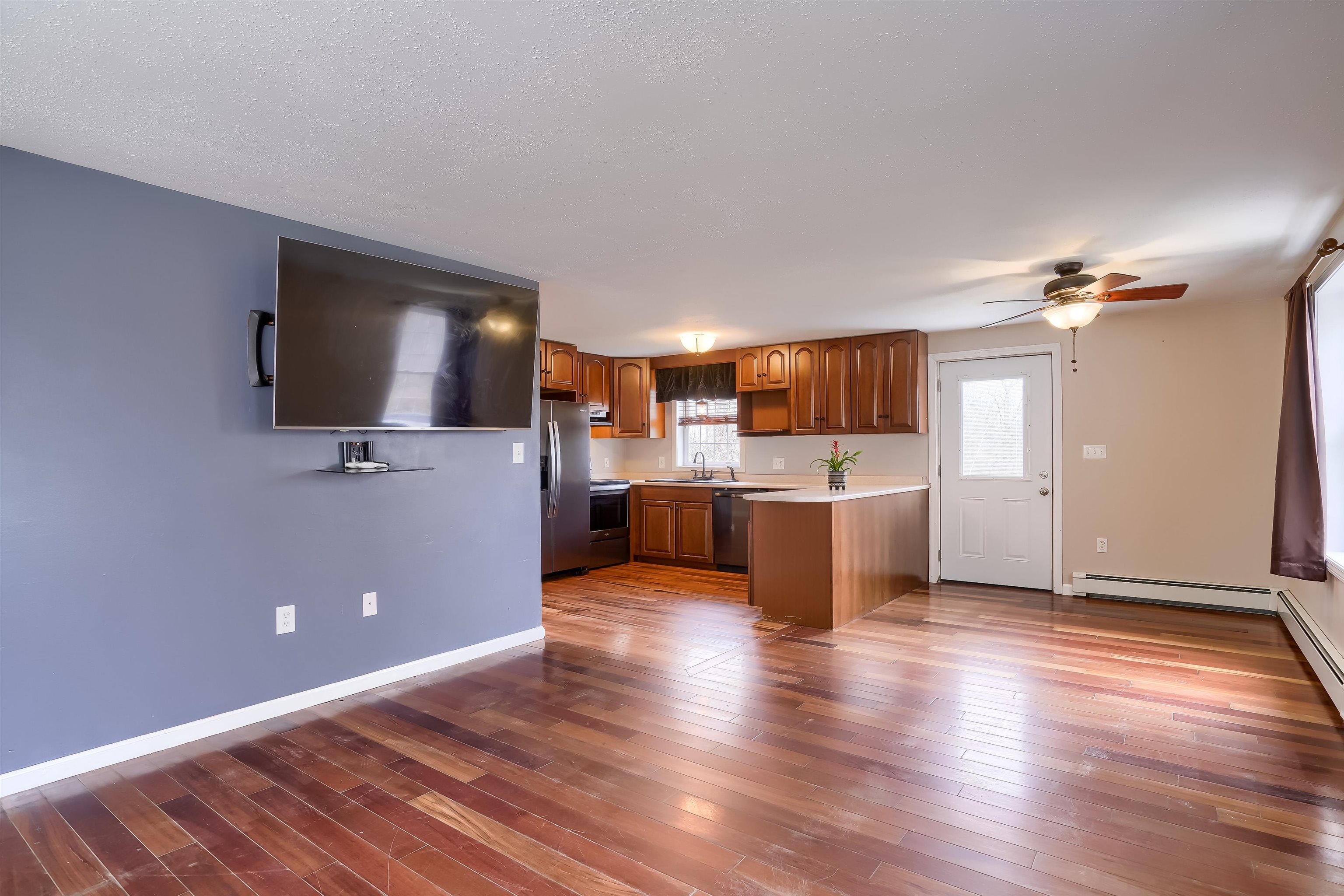 52 Prescott Road Epping, NH 03042 - Photo 6 of 26
