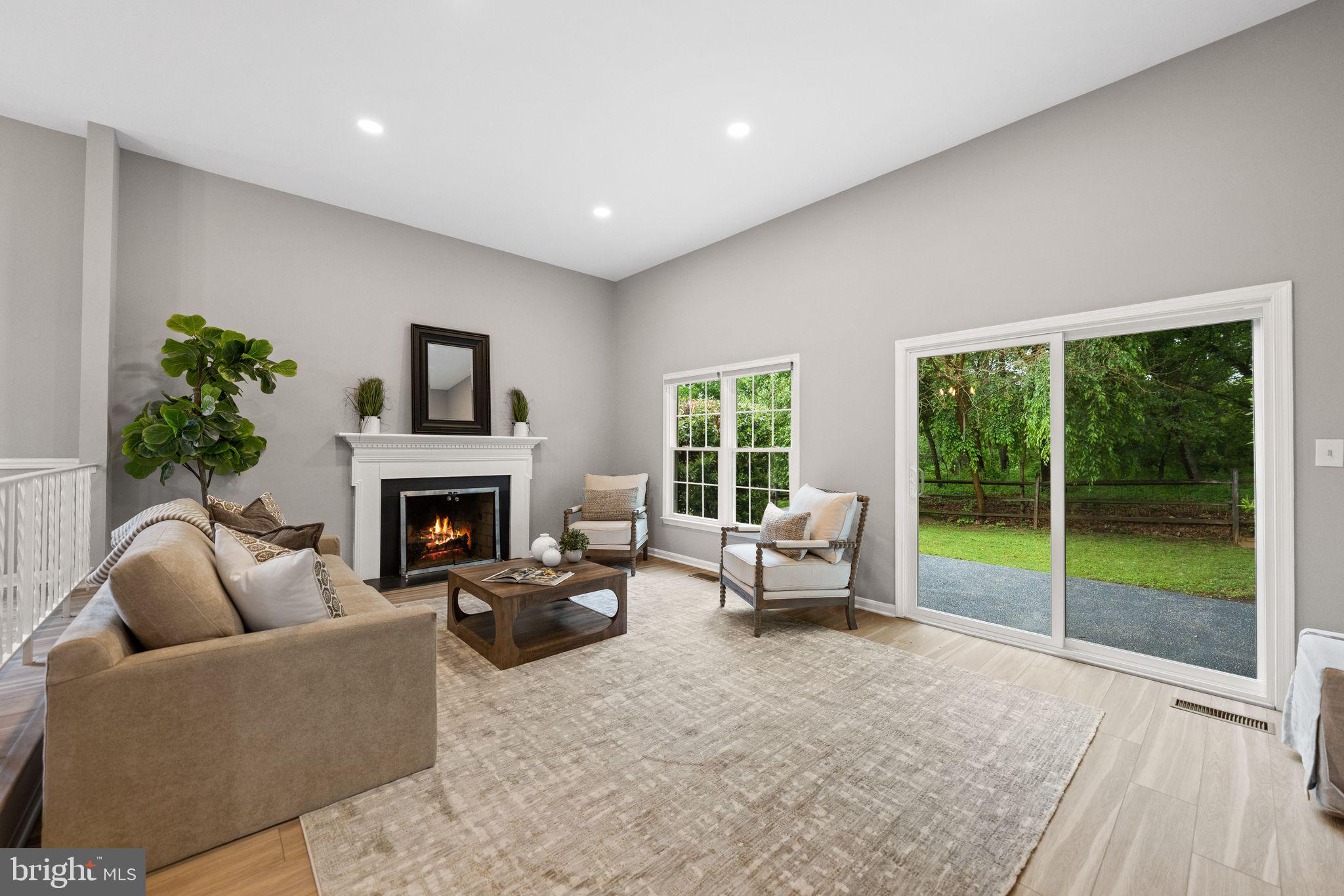 10028 Dellcastle Road Gaithersburg, MD 20886 - Photo 18 of 57 Access to the patio through new sliding glass door