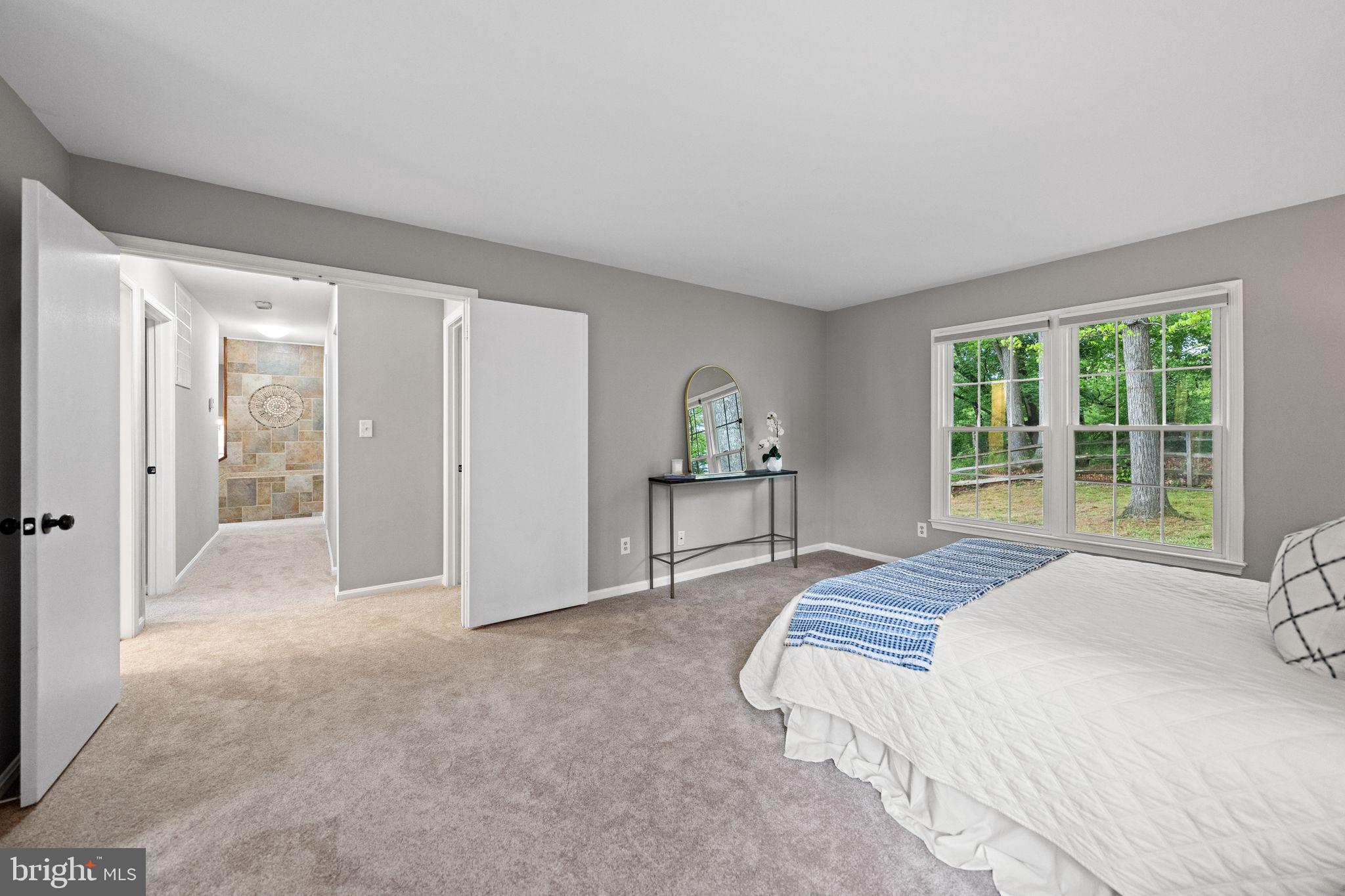 10028 Dellcastle Road Gaithersburg, MD 20886 - Photo 23 of 57 Primary suite