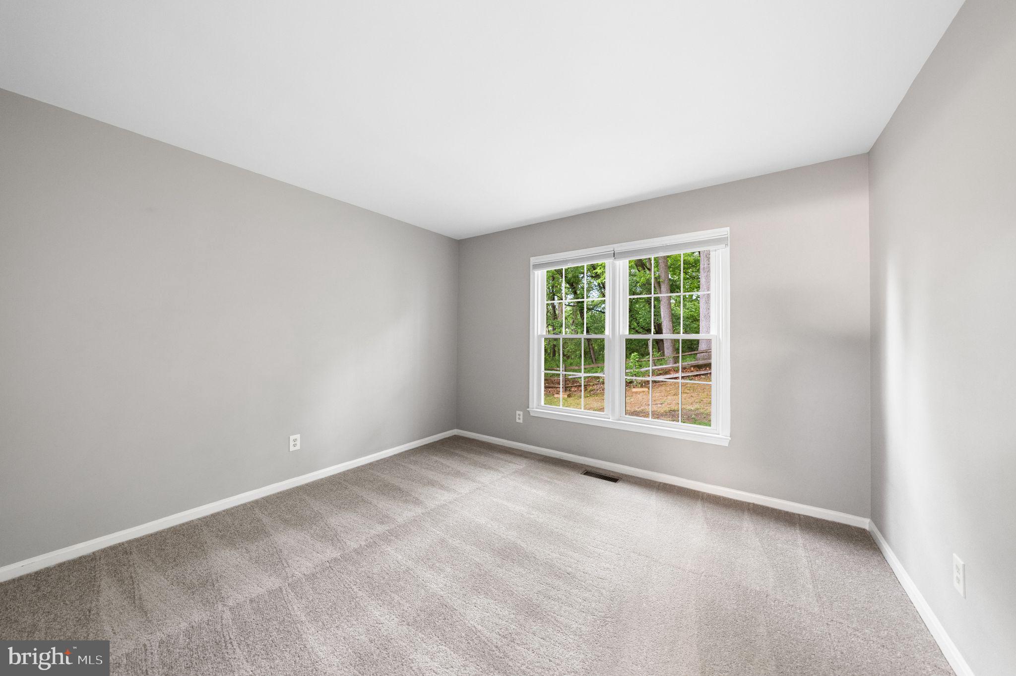 10028 Dellcastle Road Gaithersburg, MD 20886 - Photo 35 of 57 Fourth Bedroom