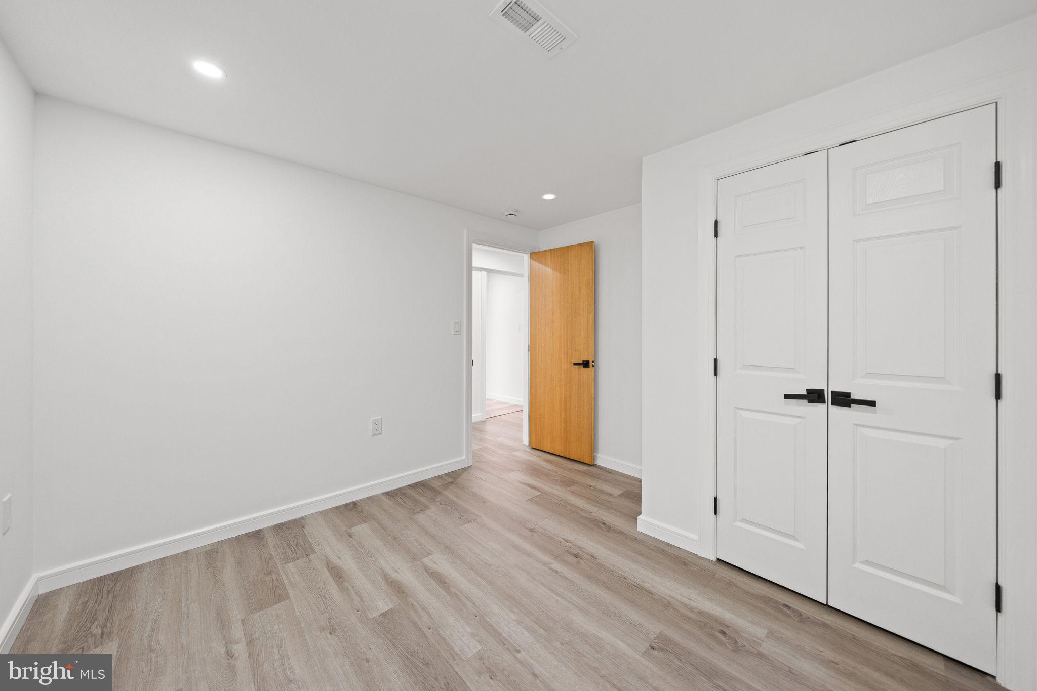 10028 Dellcastle Road Gaithersburg, MD 20886 - Photo 45 of 57 Fifth bedroom