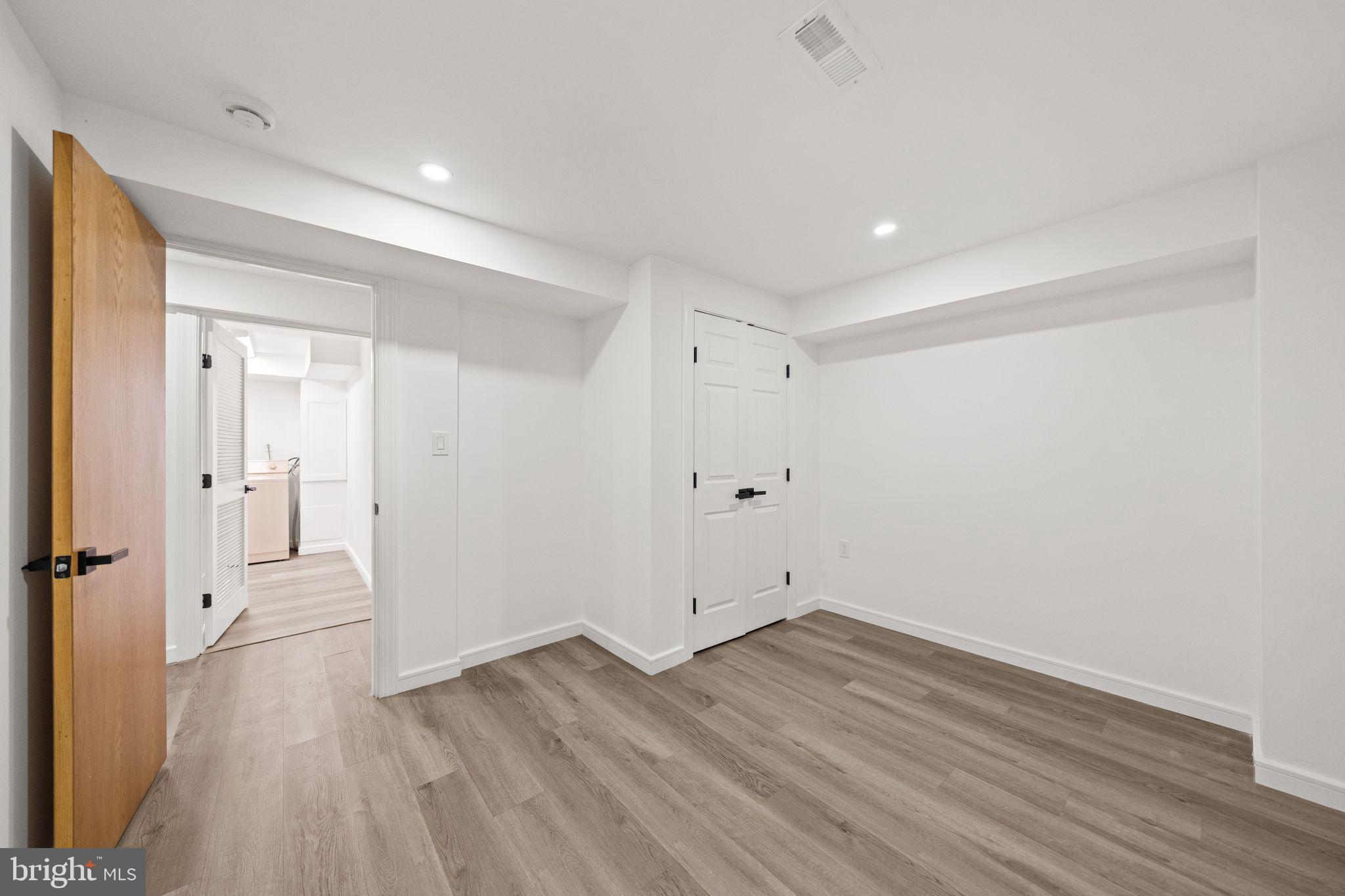 10028 Dellcastle Road Gaithersburg, MD 20886 - Photo 47 of 57 Sixth Bedroom