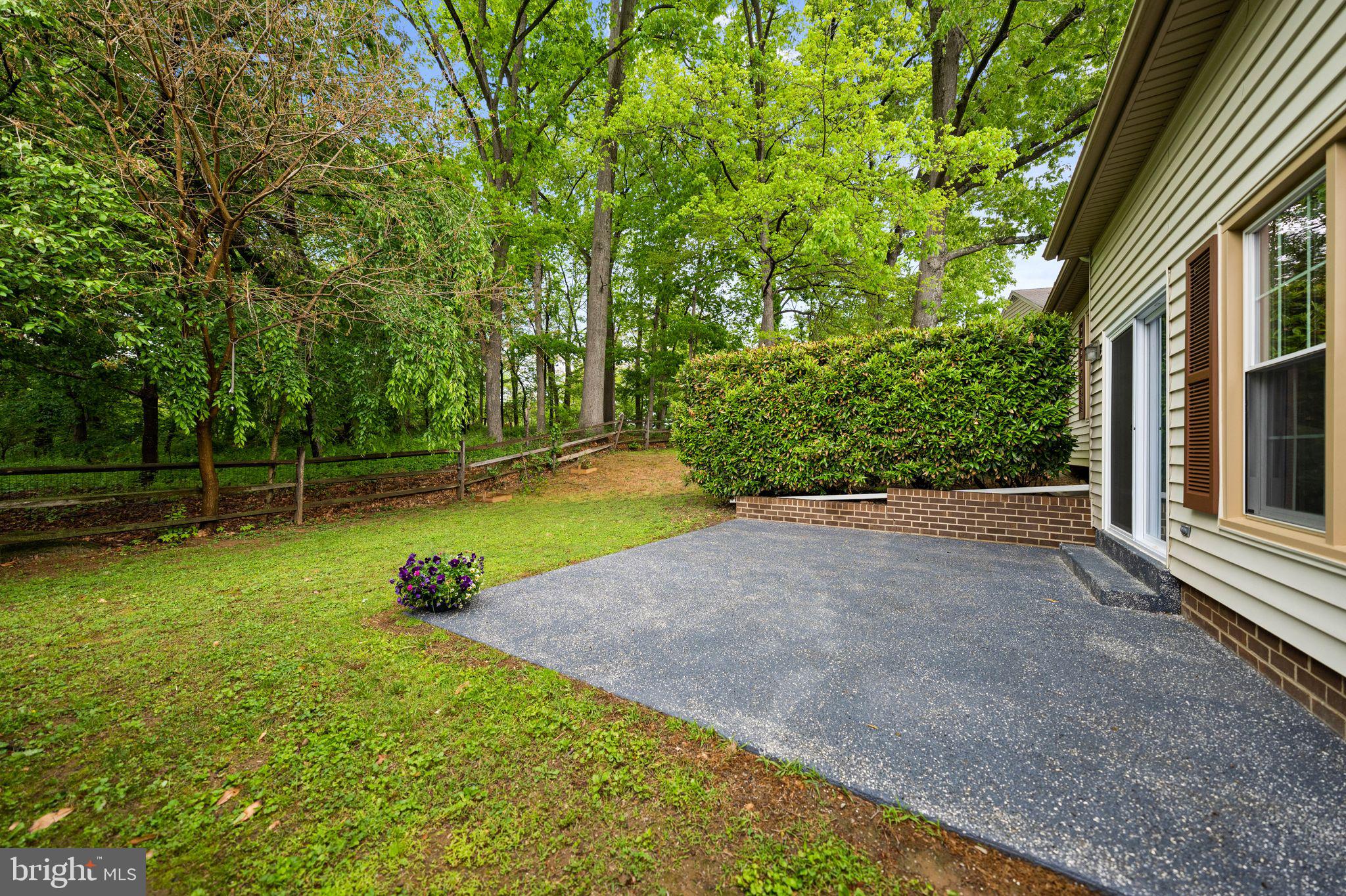 10028 Dellcastle Road Gaithersburg, MD 20886 - Photo 49 of 57 Backyard patio