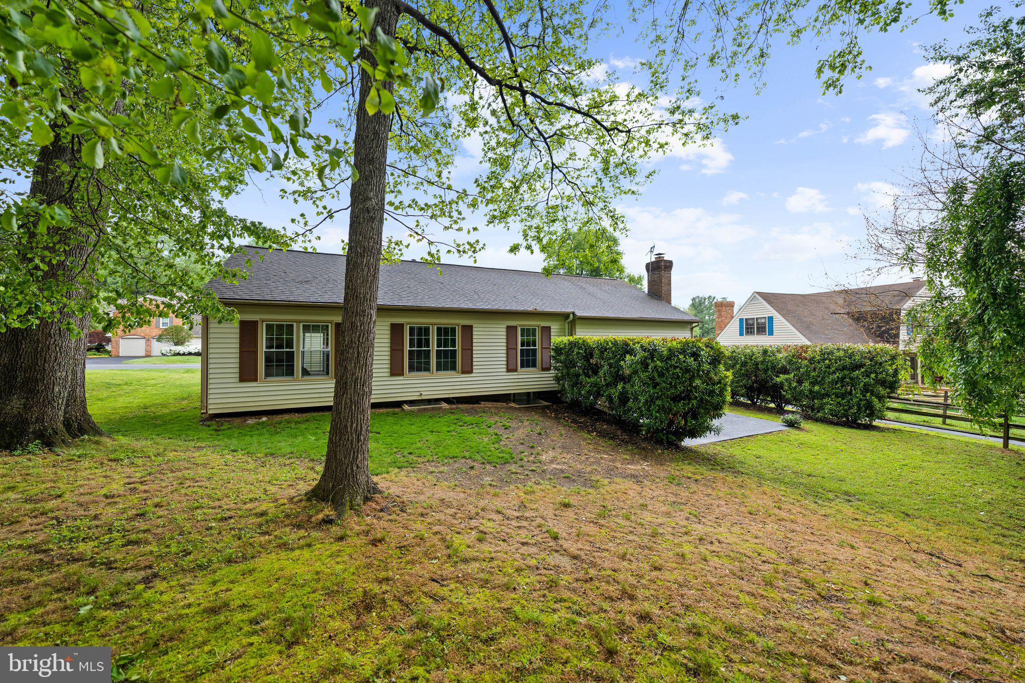 10028 Dellcastle Road Gaithersburg, MD 20886 - Photo 52 of 57 Large lot