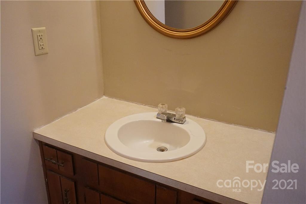 821 Crestridge Road Statesville, NC 28677 - Photo 7 of 25 Gallery Image 7