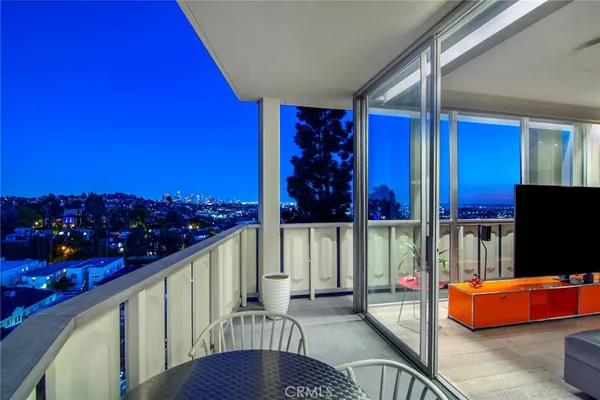 $859,000 | 4411 Los Feliz Boulevard, Unit 1007, Los Angeles, CA 90027