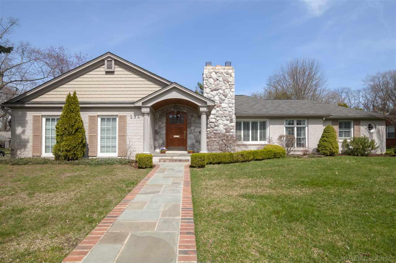 294 Stephens Road Grosse Pointe Farms, MI 48236 - Photo 1 of 42