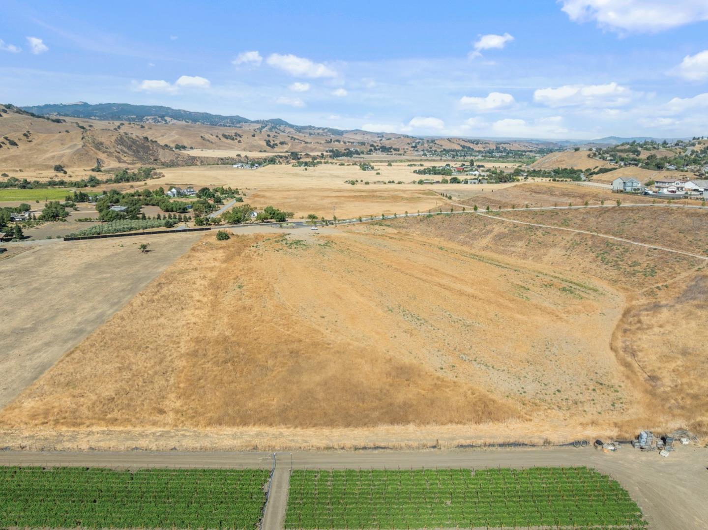 4821 Southside Road Hollister, CA 95023 - Photo 6 of 9 a view of an ocean and a mountain