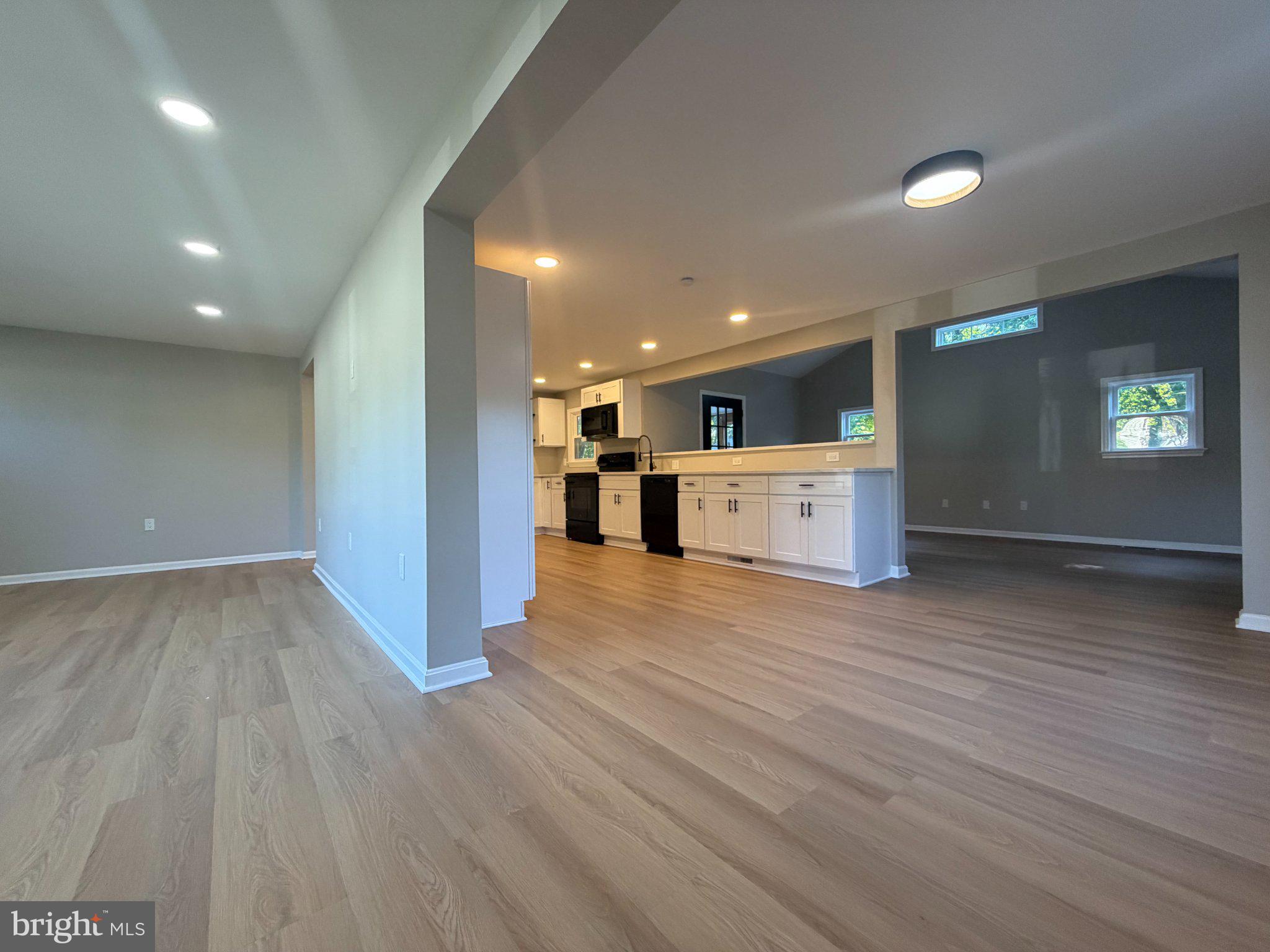 109 Birch Road Stevensville, MD 21666 - Photo 13 of 61 Spacious, light-filled open layout.