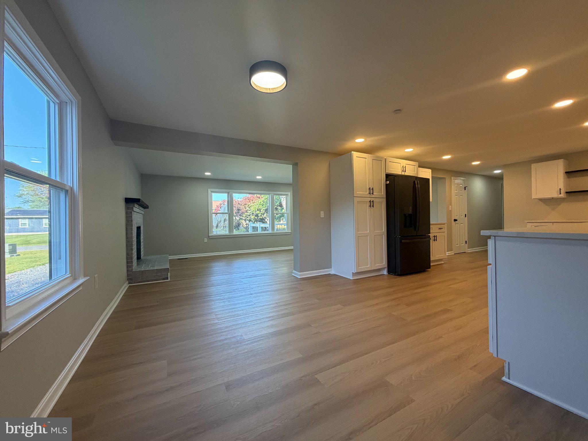 109 Birch Road Stevensville, MD 21666 - Photo 28 of 61 Bright and airy open living space.