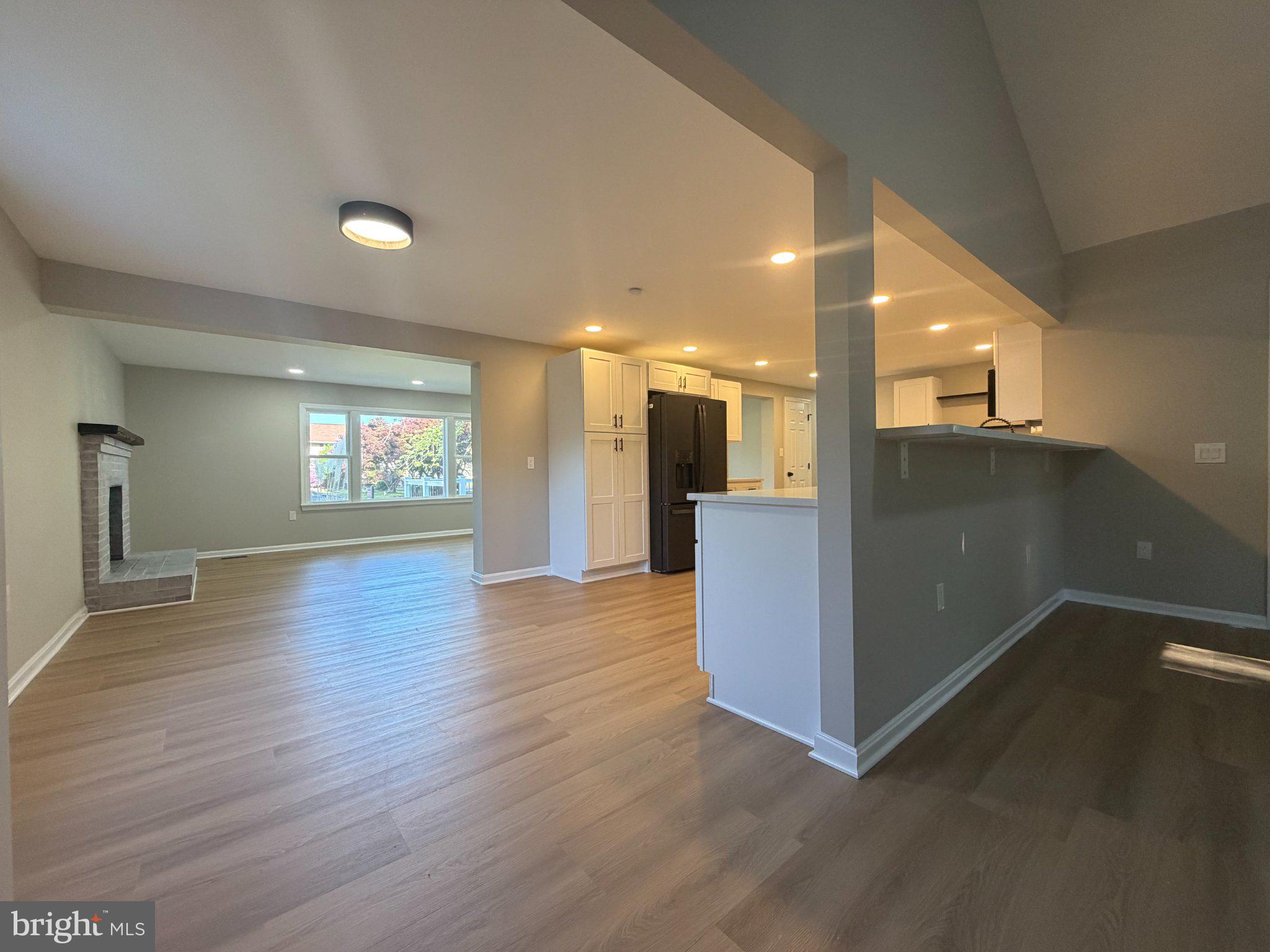 109 Birch Road Stevensville, MD 21666 - Photo 29 of 61 Spacious, sunlit open-concept living.