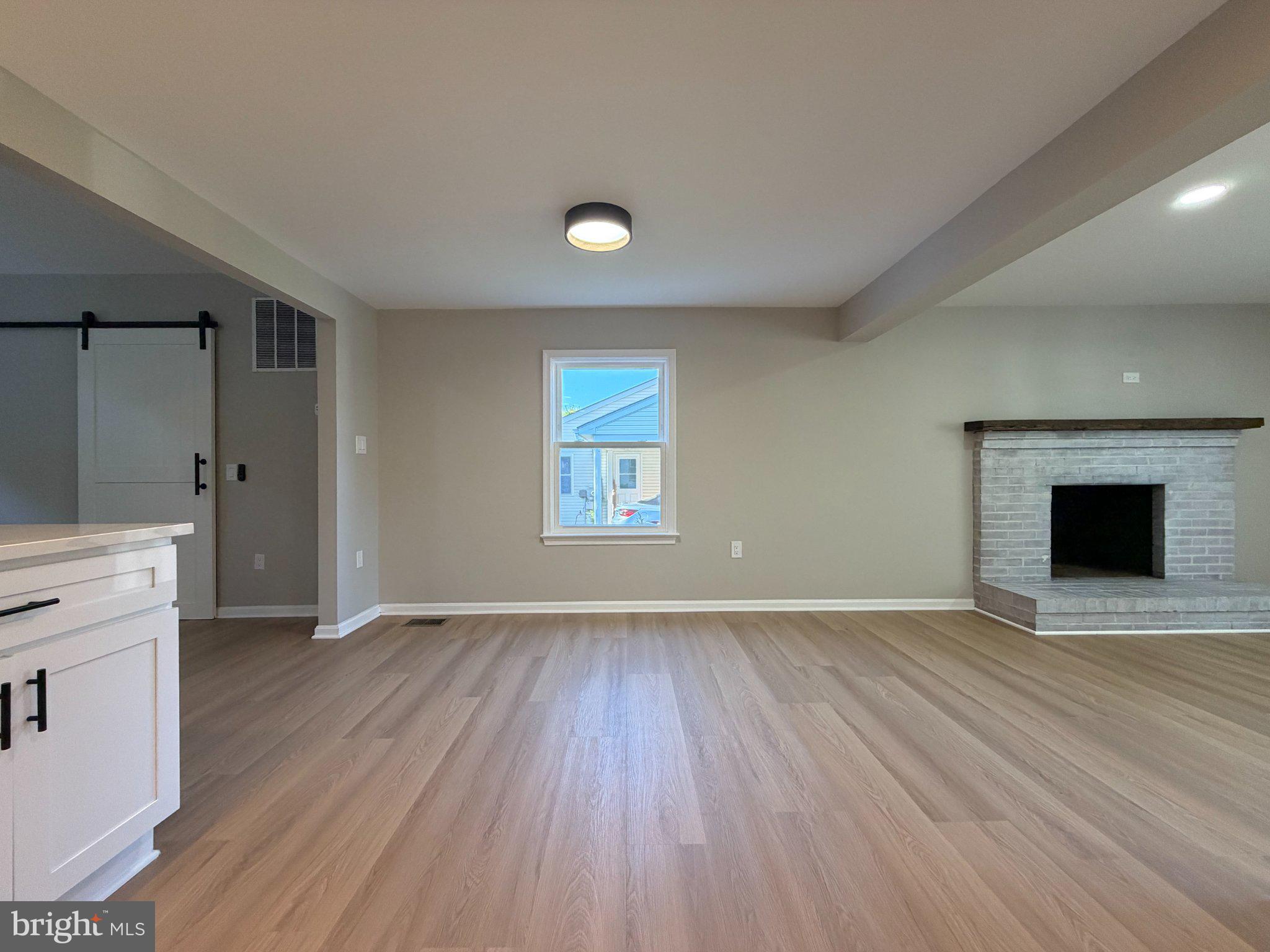 109 Birch Road Stevensville, MD 21666 - Photo 30 of 61 Spacious living area with natural light.