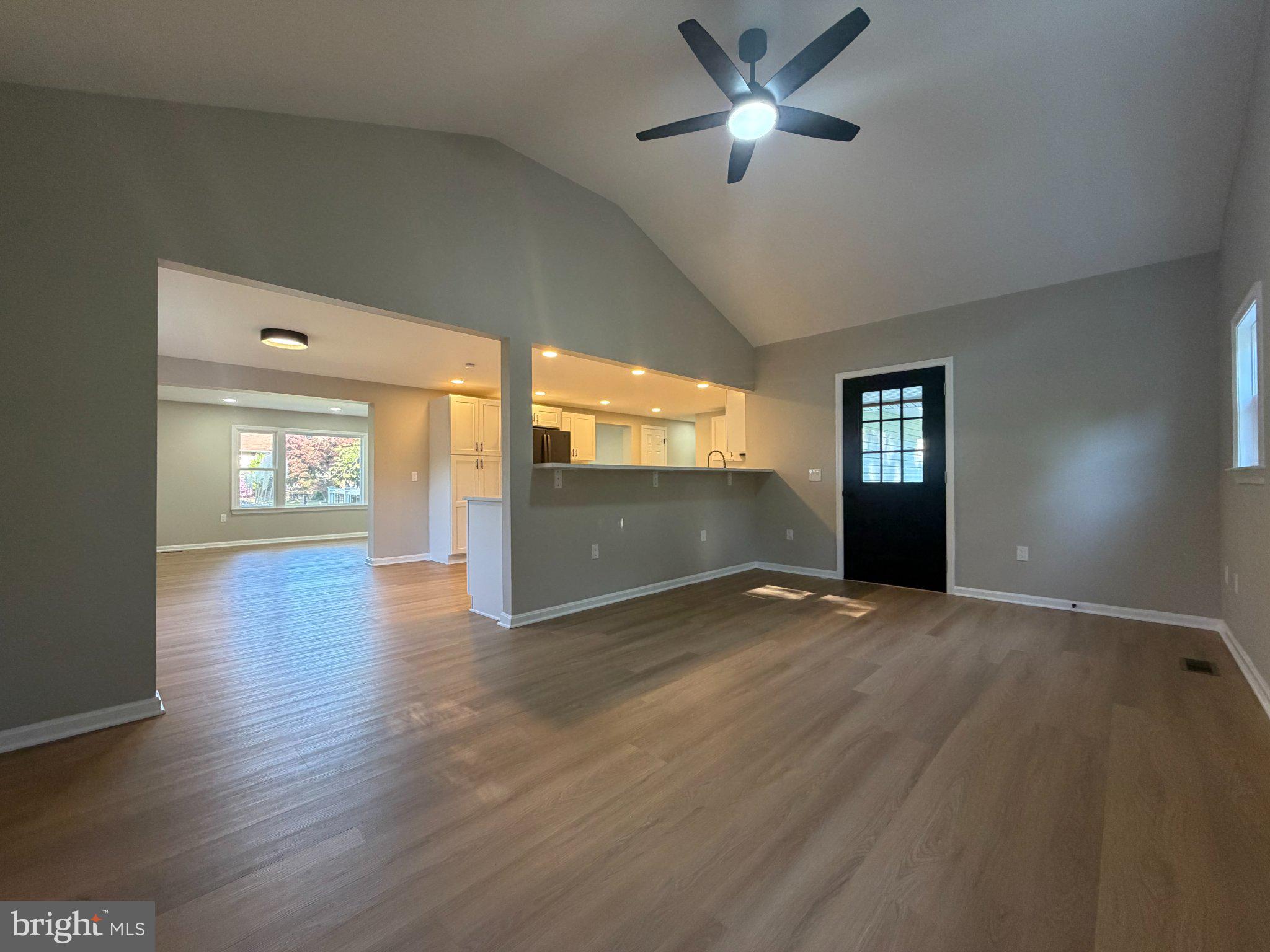 109 Birch Road Stevensville, MD 21666 - Photo 32 of 61 Spacious, light-filled living area.