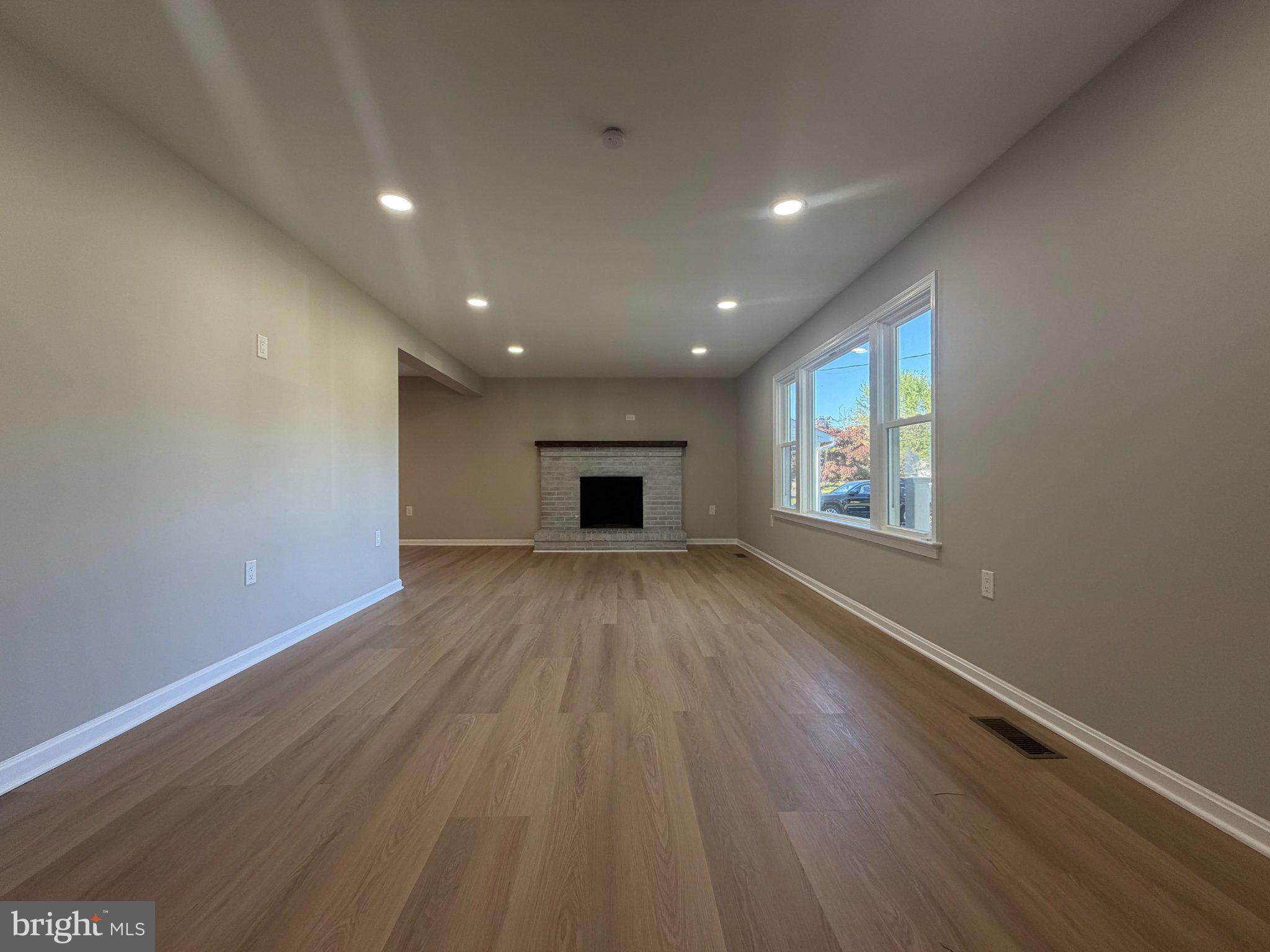109 Birch Road Stevensville, MD 21666 - Photo 6 of 61 Spacious room with natural light.