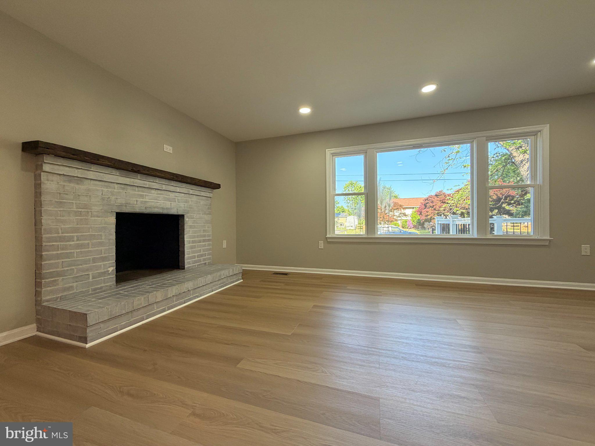 109 Birch Road Stevensville, MD 21666 - Photo 8 of 61 Bright and airy living space awaits.