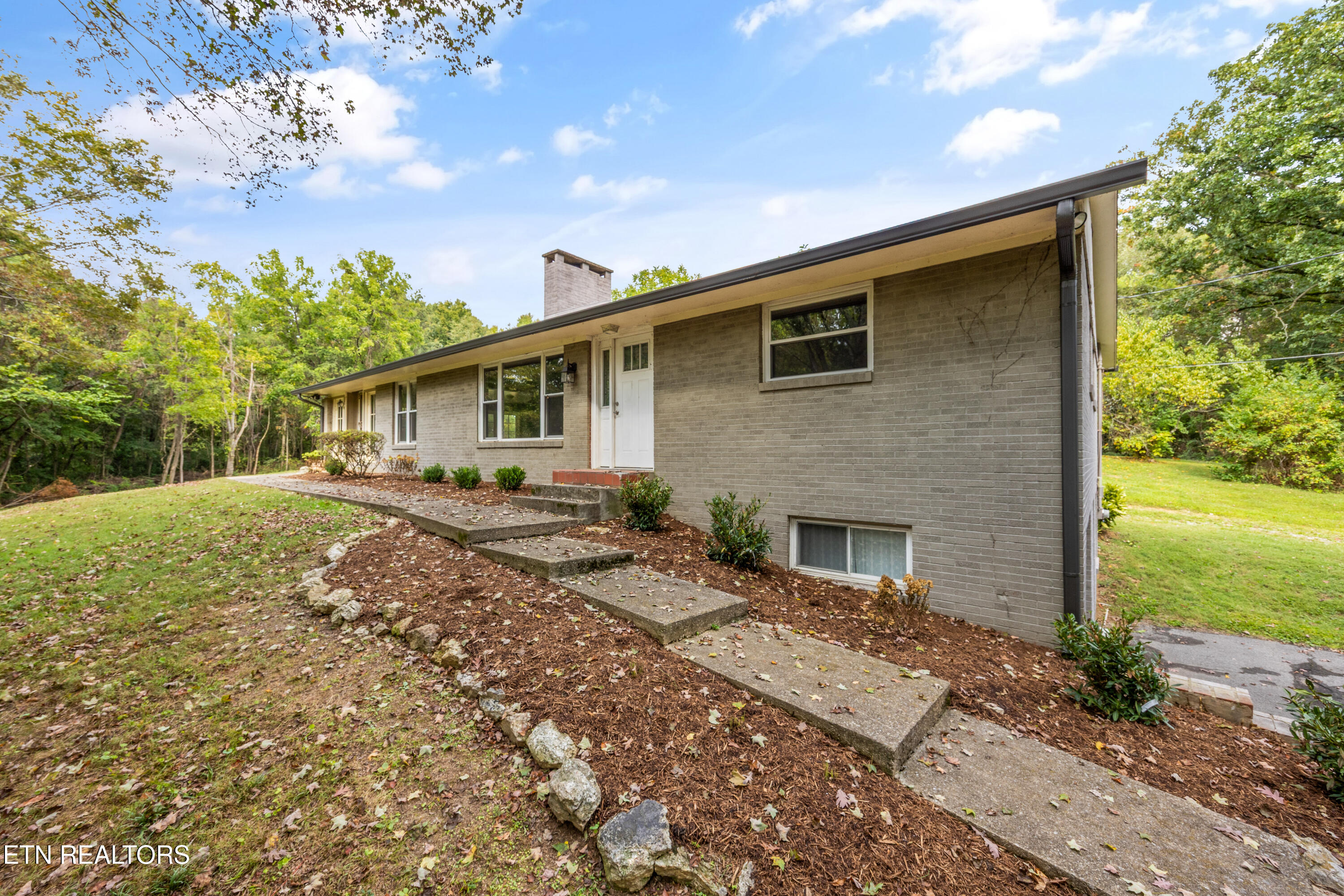 700 Mars Hill Road Knoxville, TN 37923 - Photo 3 of 28 2-3