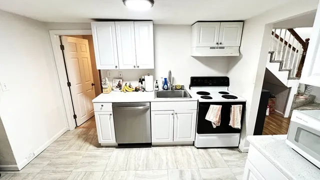 $2,800 | 50 Conant Street, Unit A, Danvers, MA 01923