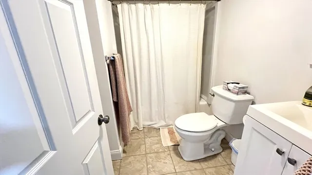 $2,800 | 50 Conant Street, Unit A, Danvers, MA 01923