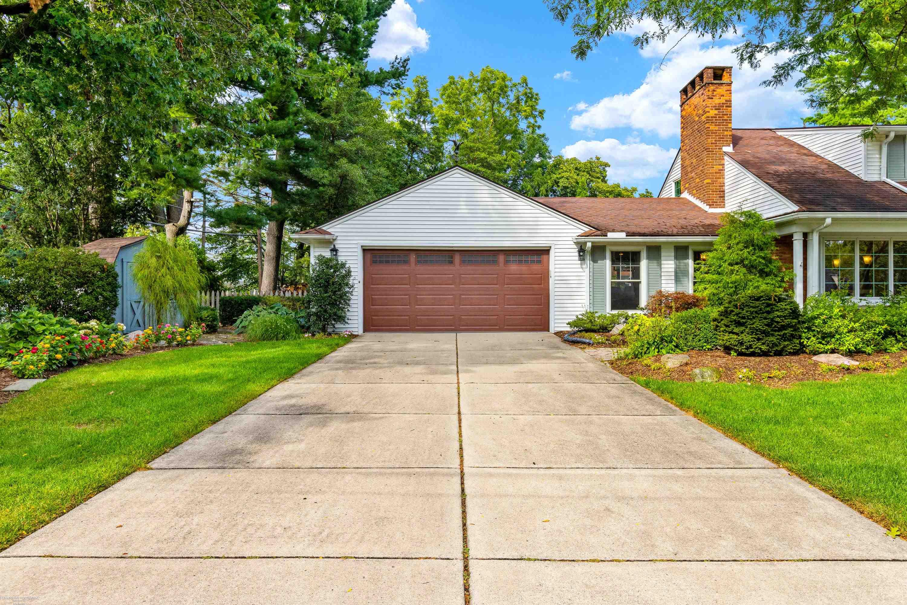 92 Deeplands Road Grosse Pointe, MI 48236 - Photo 17 of 75 50121634-16.JPG