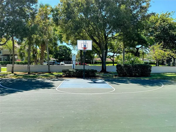 $1,900 | 719 Gardens Drive, Unit 106, Pompano Beach, FL 33069