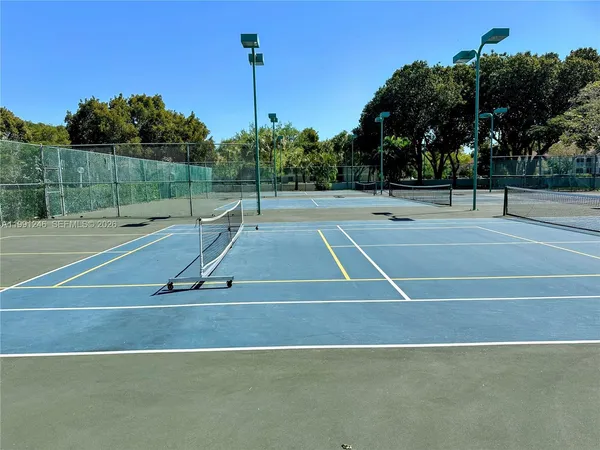 $1,900 | 719 Gardens Drive, Unit 106, Pompano Beach, FL 33069