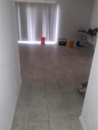 $1,900 | 719 Gardens Drive, Unit 106, Pompano Beach, FL 33069