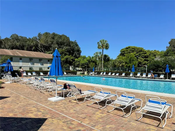 $1,900 | 719 Gardens Drive, Unit 106, Pompano Beach, FL 33069