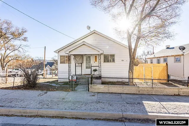 $232,000 | 801 McKeehan Avenue, Rock Springs, WY 82901