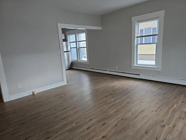 $1,575 | 155 North Main Street, Unit 2, Newport, NH 03773