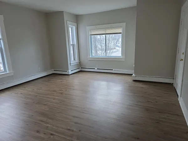 $1,575 | 155 North Main Street, Unit 2, Newport, NH 03773