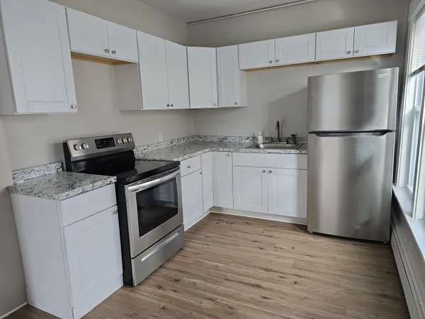 $1,575 | 155 North Main Street, Unit 2, Newport, NH 03773