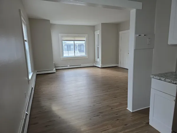 $1,575 | 155 North Main Street, Unit 2, Newport, NH 03773