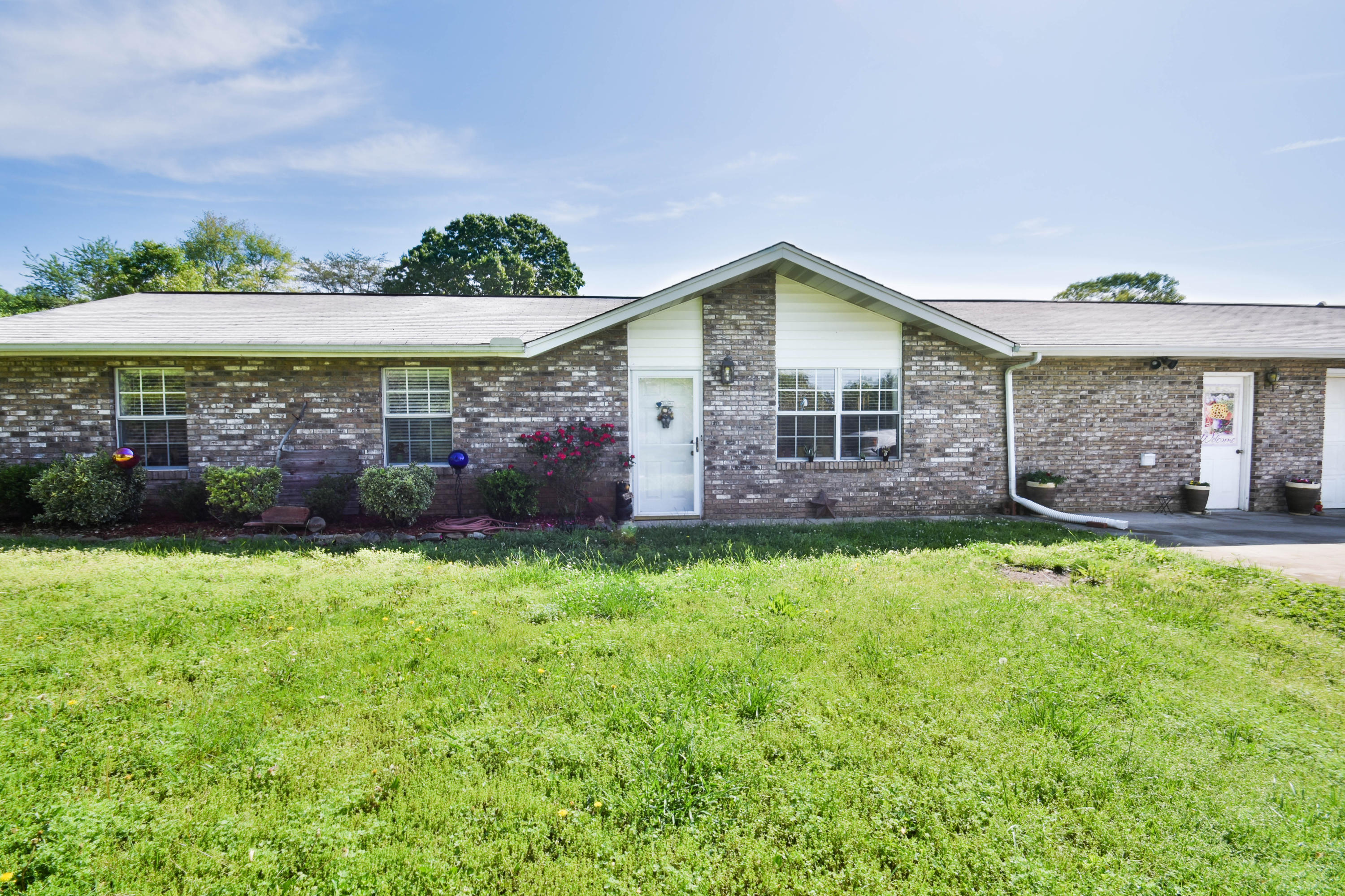 8425 Wood Road Corryton, TN 37721 - Photo 2 of 26 8425 Wood Rd 2