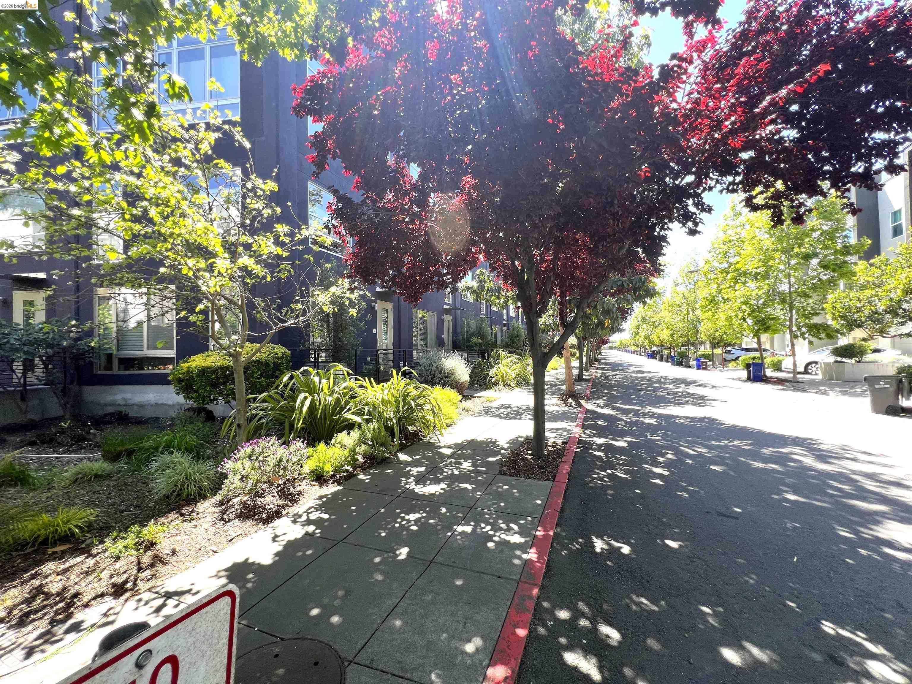 1253 Pine Street Oakland, CA 94607 - Photo 37 of 41