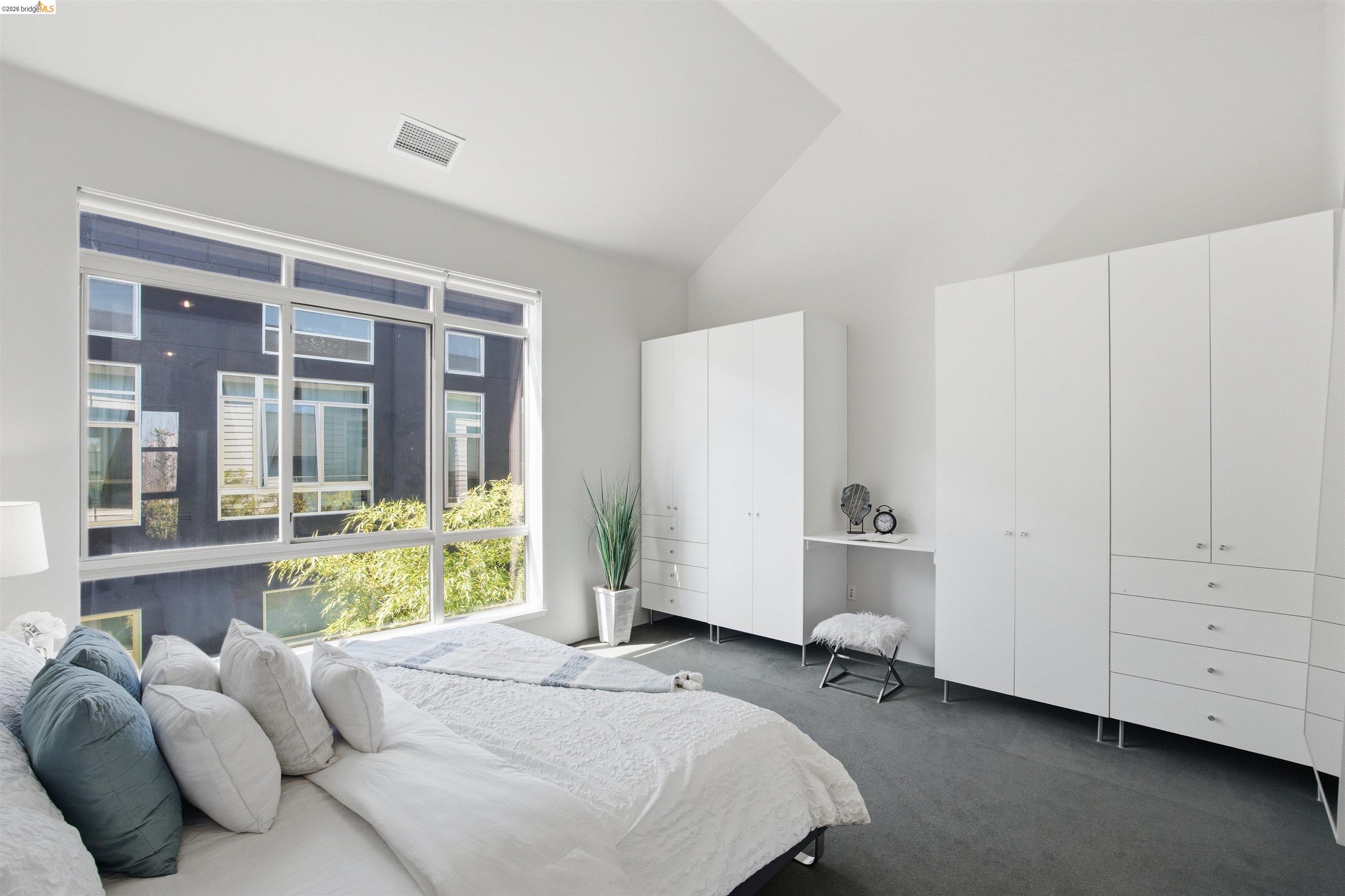 1253 Pine Street Oakland, CA 94607 - Photo 7 of 41