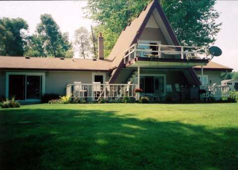 7305 North Henderson Road Davison, MI 48423 - Photo 4 of 19 20426091-3.JPG