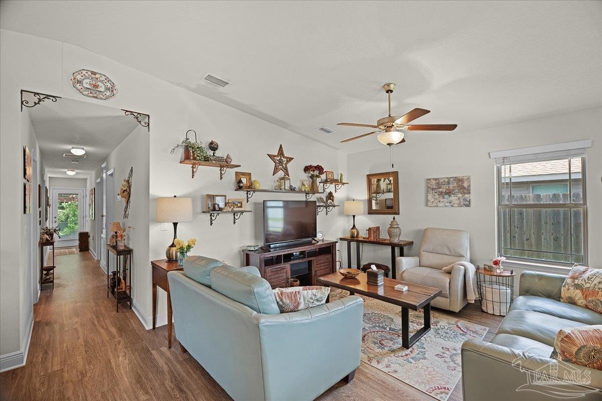 5116 Carmell Ridge Circle Milton, FL 32570 - Photo 8 of 28 Gallery Image 8