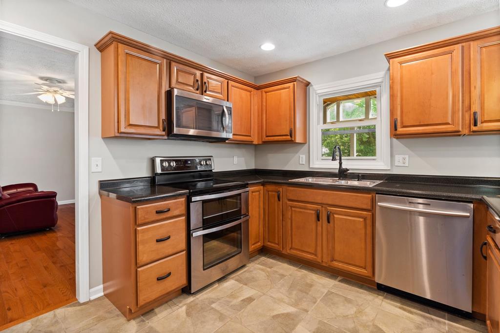 13833 Oak Ridge Road Carmel, IN 46032 - Photo 15 of 38 Gallery Image 15