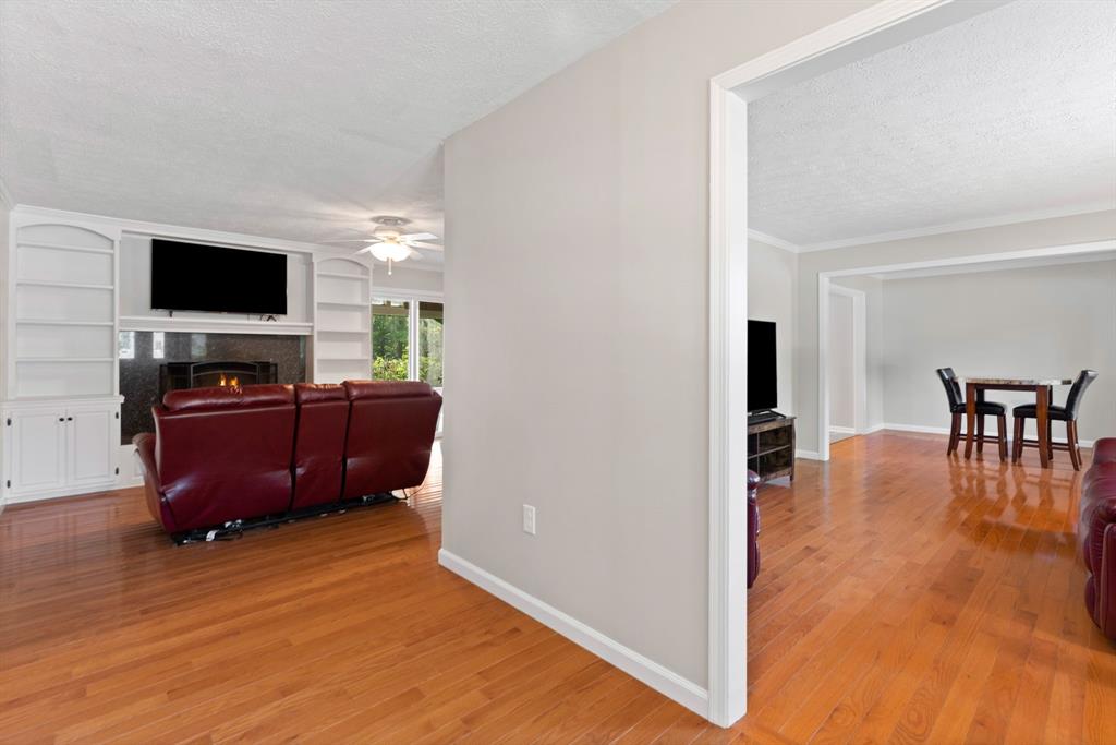 13833 Oak Ridge Road Carmel, IN 46032 - Photo 6 of 38 Gallery Image 6