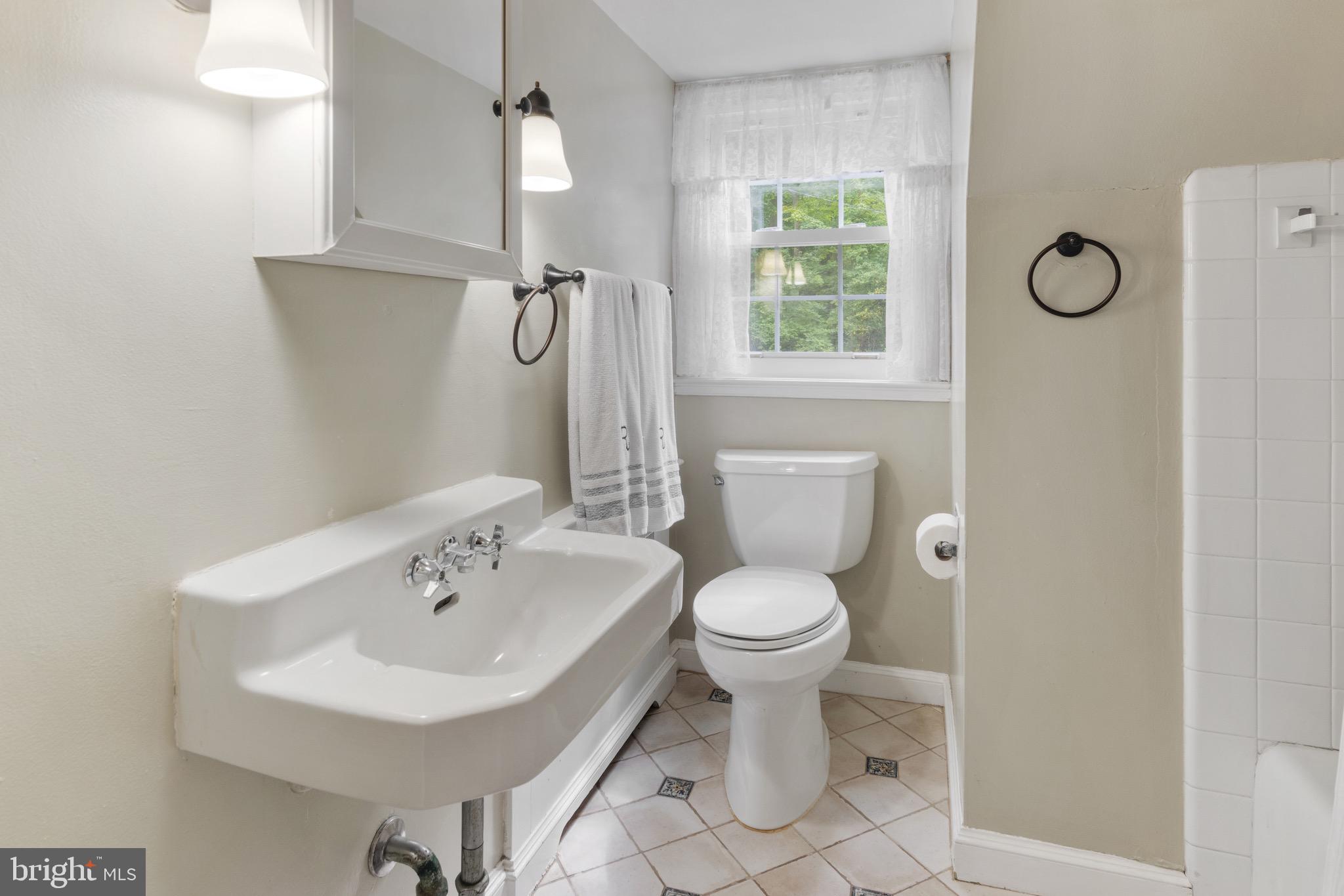 406 Newcomen Road Exton, PA 19341 - Photo 12 of 19 FULL BATHROOM